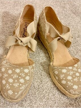 LifeStride Brand New Tan Espadrille Wedge with Bow. So Pretty!